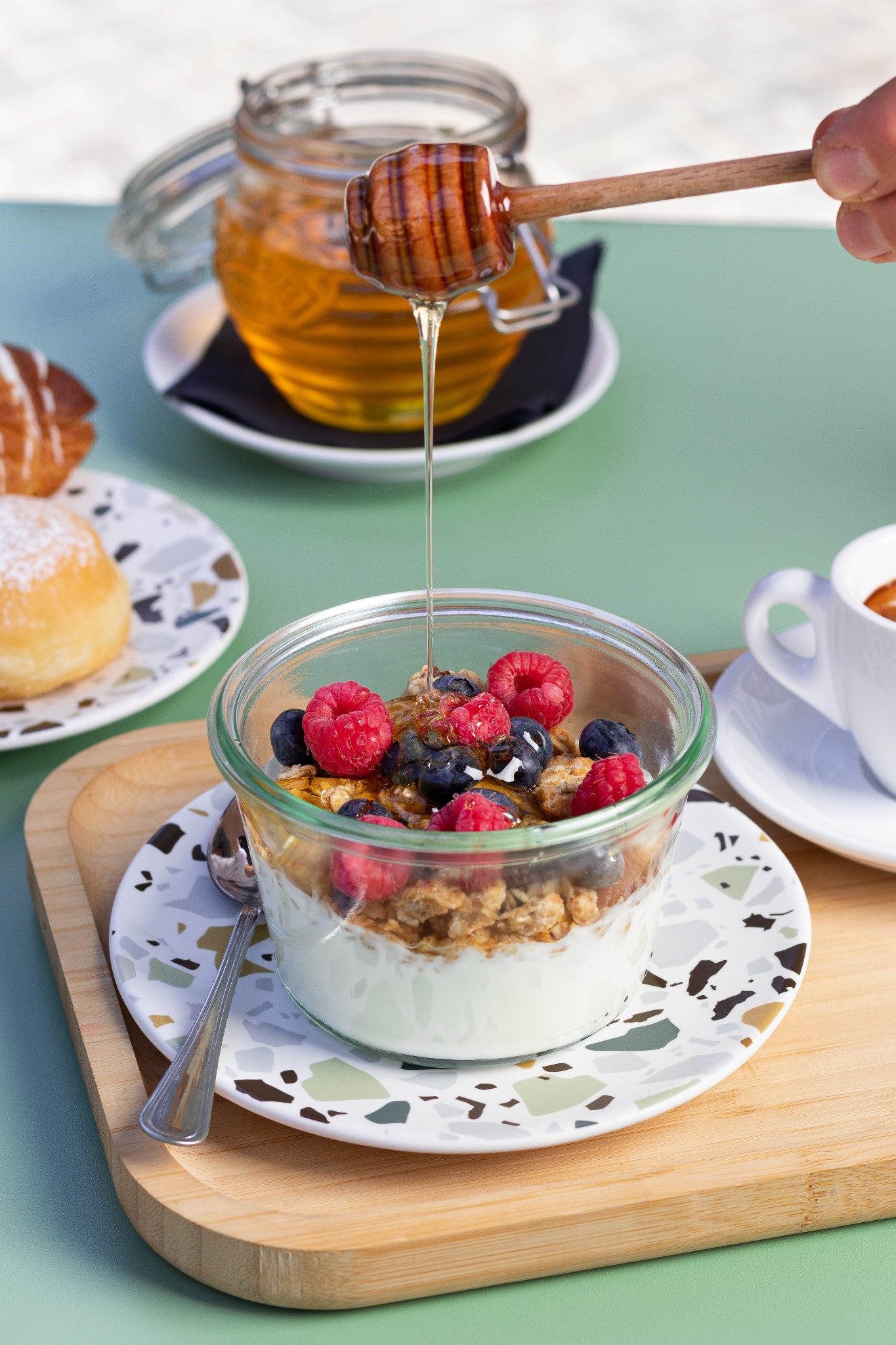 Il Chiosco Botanico incorniciato dal verde